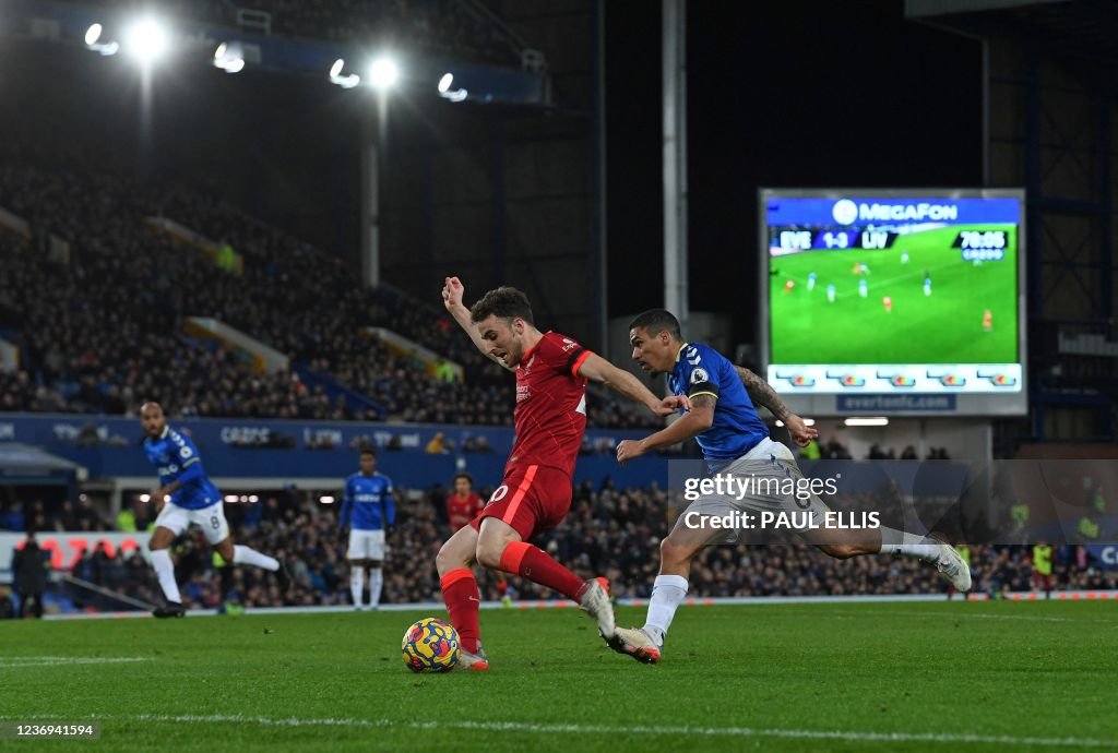 FBL-ENG-PR-EVERTON-LIVERPOOL