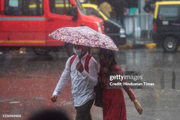 Suddden Raining Sudden Rain Photos and Premium High Res Pictures - Getty Images