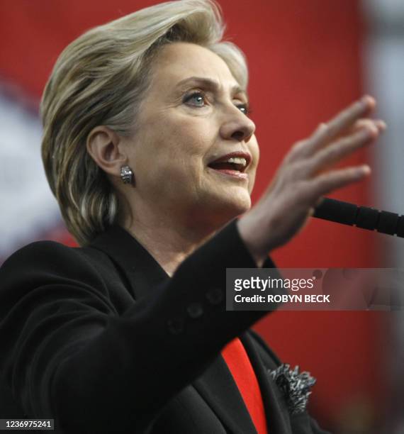 Democratic presidential hopeful US Senator Hillary Clinton speaks at a campaign event in North Little Rock, Arkansas, 30 January 2008. AFP PHOTO /...
