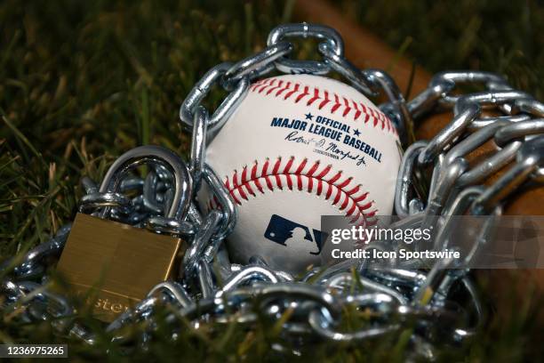 Mlb Baseball Bat Photos and Premium High Res Pictures - Getty Images