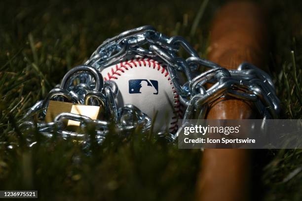 Mlb Baseball Bat Photos and Premium High Res Pictures - Getty Images