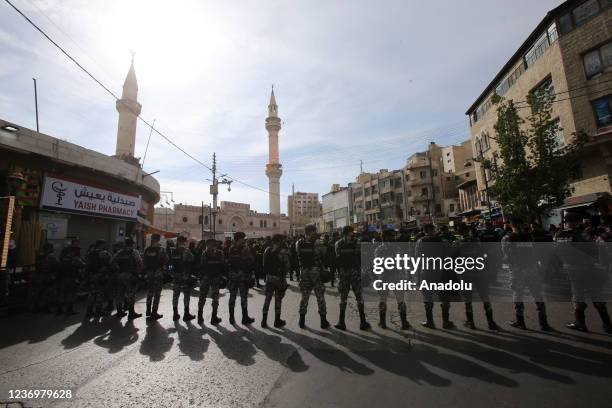 Hundreds of Jordanese gather in front of the Al-Husayni Mosque, upon the call of the parties and unions in Jordan, protesting the "water for energy"...