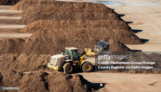 Compost Operations 52 Windrow Compost Stock Photos, High-Res Pictures, and Images - Getty ...