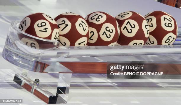 The draw of the EuroMillions lottery takes place in the city hall of Brugge on Friday 03 December 2021. Euromillions leaves the well-secured studio...