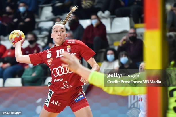 Greta Marton of Hungary in action during 25th IHF Women's World Championship match between Hungary and Czech Republic on December 4, 2021 in Lliria,...