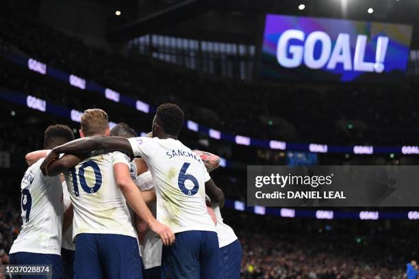 Tottenham hotspur squad hi-res stock photography and images - Alamy