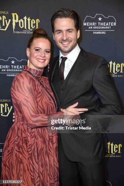 Alexander Klaws and his wife Nadja Scheiwiller attend the "Harry Potter und das verwunschene Kind" musical premiere at Mehr! Theater on December 5,...