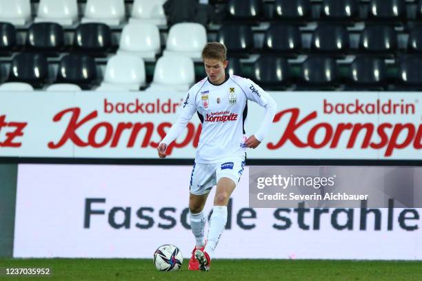 Jan Boller of LASK during the Admiral Bundesliga match between LASK and SV Ried at Raiffeisen Arena on December 5, 2021 in Pasching, Austria.