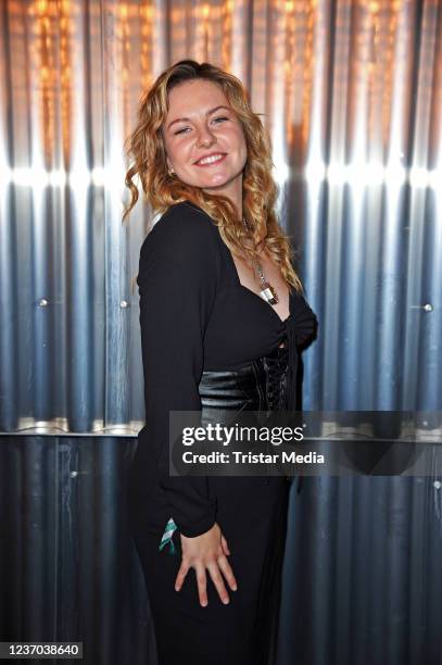 Kelly MissesVlog during the "Harry Potter und das verwunschene Kind" musical premiere at Mehr! Theater on December 5, 2021 in Hamburg, Germany.