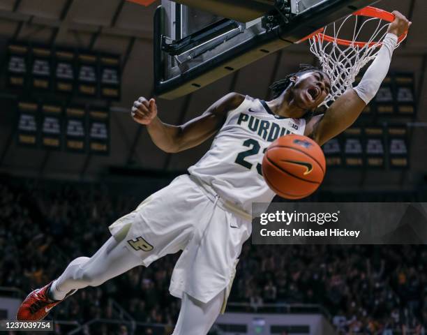 Jaden Ivey of the Purdue Boilermakers dunks the ball during the game against the Iowa Hawkeyes at Mackey Arena on December 3, 2021 in West Lafayette,...