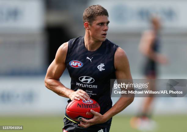 Charlie Curnow of the Blues in action during the Carlton Blues training session at Ikon Park on December 06, 2021 in Melbourne, Australia.