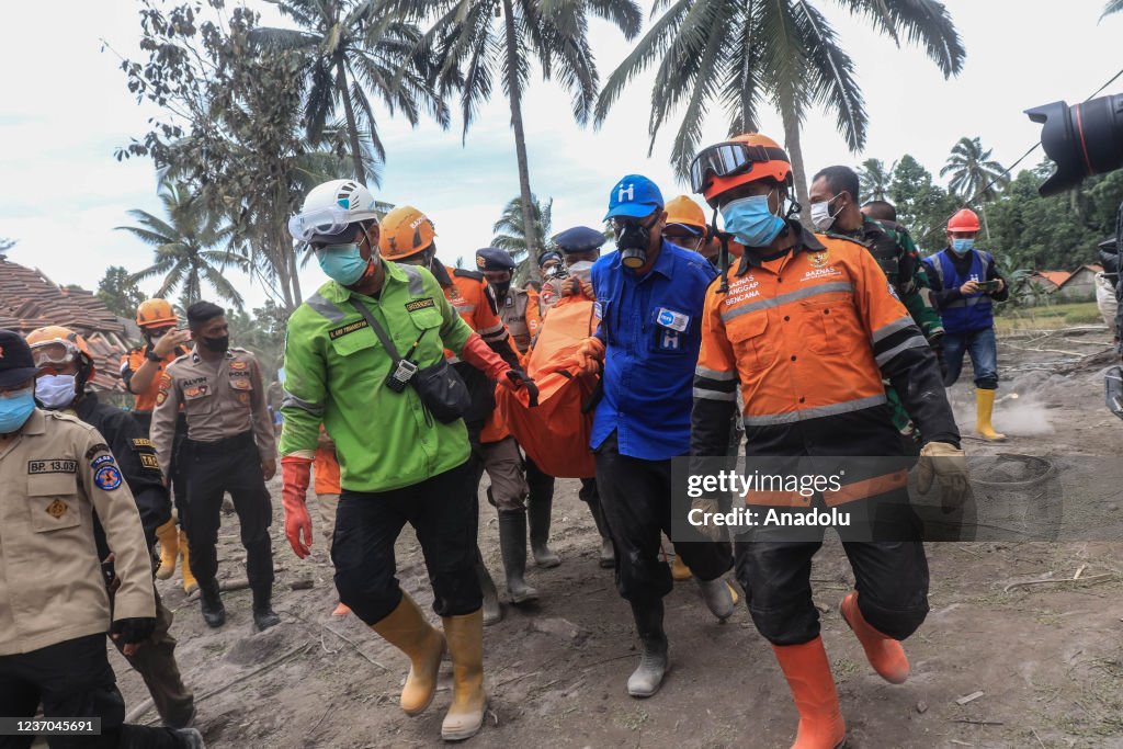 Rescue teams evacuate victims in volcano-hit areas in East Java