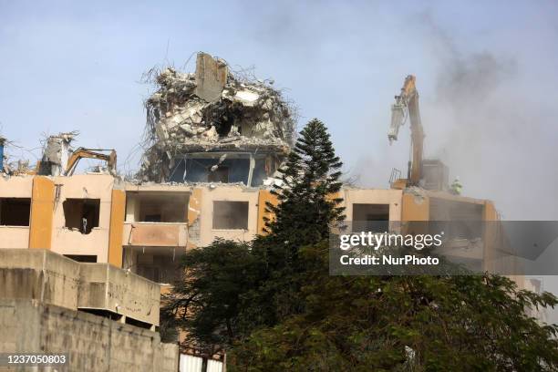 Al Rimal Tower 190 Jawhara Stock Photos, High-Res Pictures, and Images - Getty Images