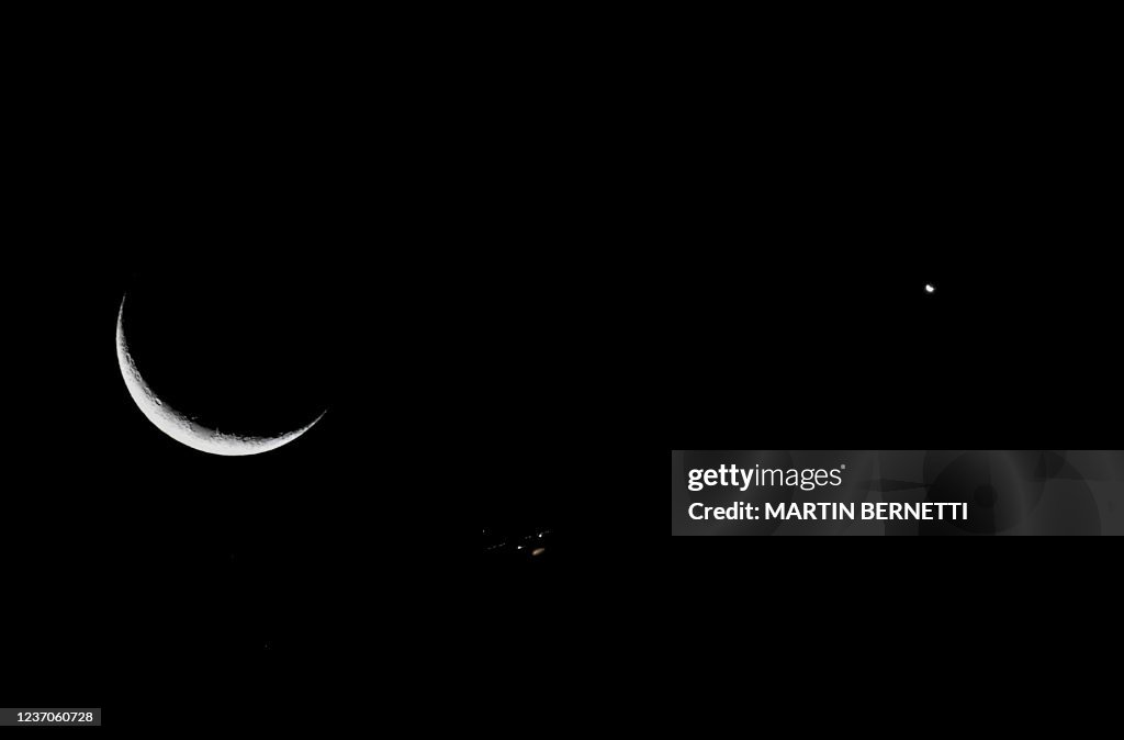 CHILE-ASTRONOMY-MOON-VENUS