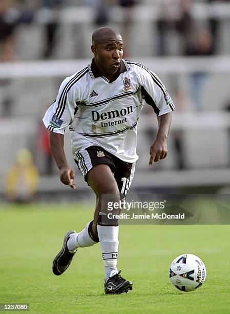 Barry Hayles of Fulham in action during the Nationwide Division One match between Fulham and Crewe played at Craven Cottage, London. \ Mandatory...
