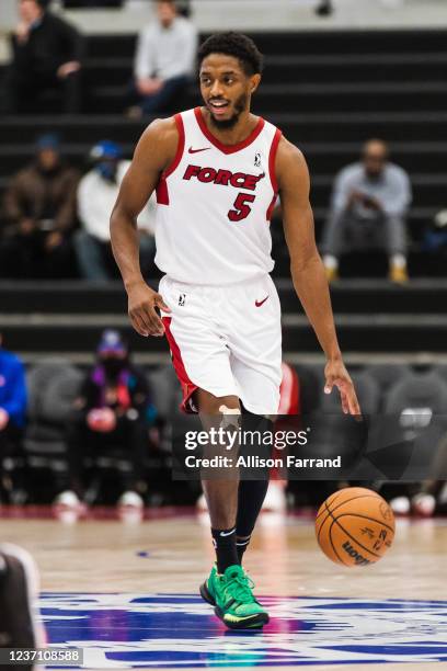 Brandon Knight of the Sioux Falls Skyforce dribbles the ball up court against the Motor City Cruise on December 8, 2021 at Wayne State Fieldhouse in...