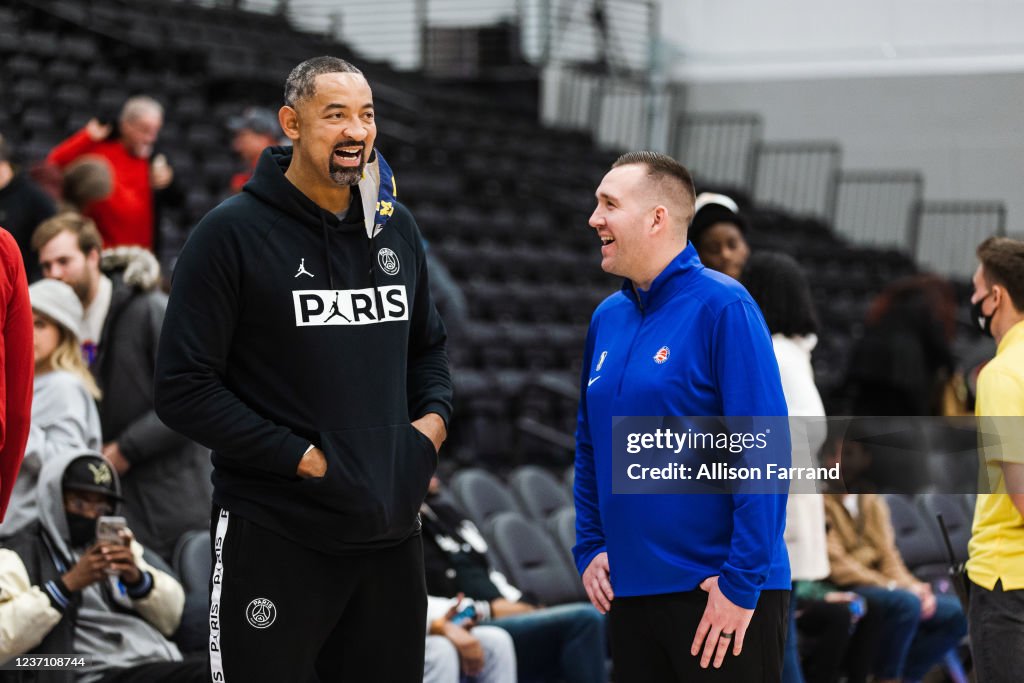 Juwan Howard, the University of Michigans mens basketball coach Juwan Howard, the University of Michigans mens basketball coach