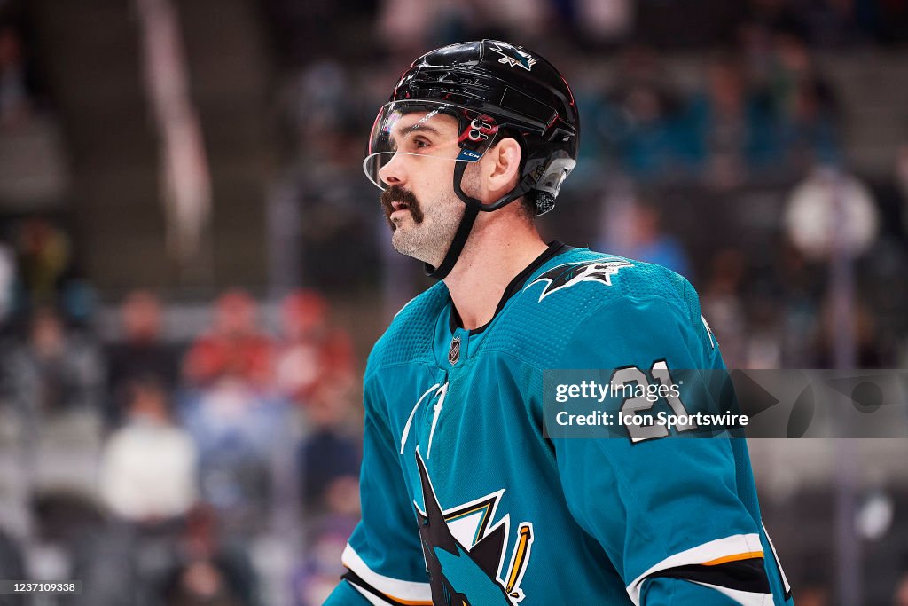 NHL: DEC 07 Flames at Sharks