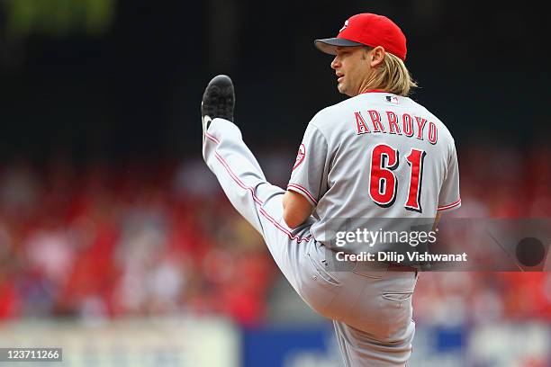 Starter Bronson Arroyo of the Cincinnati Reds pitches against the St. Louis Cardinals at Busch Stadium on September 4, 2011 in St. Louis, Missouri.