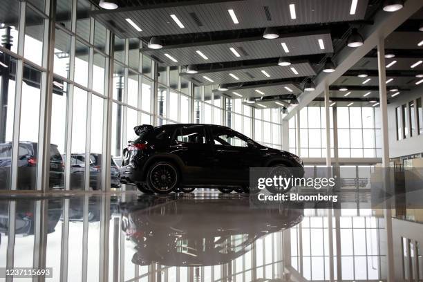 Mercedes-Benz sports utility vehicle for sale at the Mercedes-Benz of Louisville dealership in Louisville, Kentucky, U.S., on Tuesday, Dec. 7, 2021....