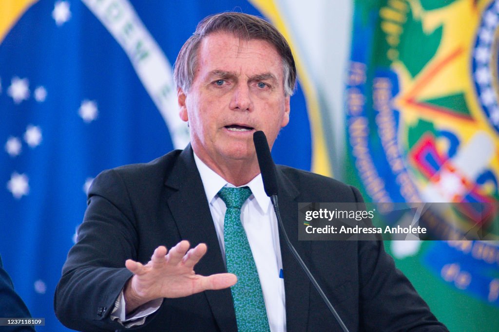 Bolsonaro Marks International Day Against Corruption