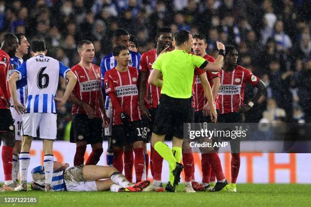 Mario Gotze of PSV Eindhoven, Mauro Junior of PSV Eindhoven, Ibrahim Sangare of PSV Eindhoven, Olivier Boscagli of PSV Eindhoven, referee Felix...