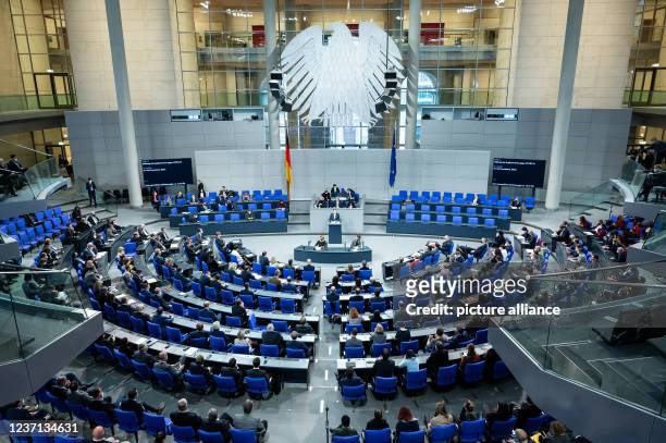 December 2021, Berlin: Karl Lauterbach , Federal Minister of Health, speaks during the plenary session in the German Bundestag. The main topic of the...