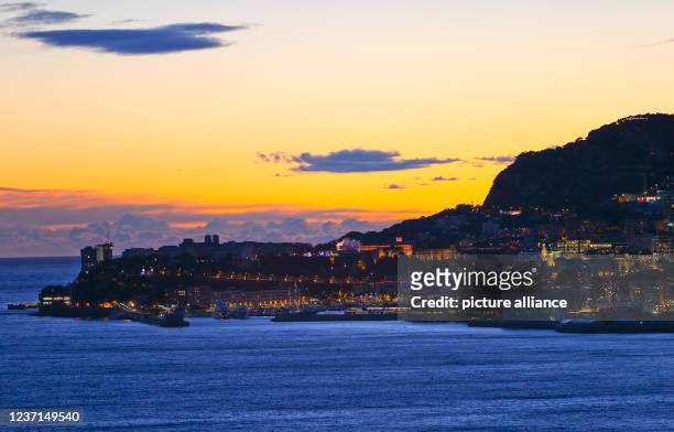 Roquebrune Cap Martin Monaco / Monte Carlo Panorama Landscape Sea View. Principality, Principaute, Fuerstentum, Meer, Blue hour, Sky, Himmel,...