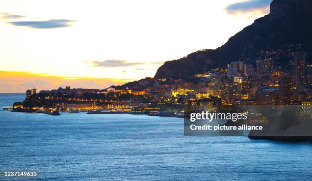 Roquebrune Cap Martin Monaco / Monte Carlo Panorama Landscape Sea View. Principality, Principaute, Fuerstentum, Meer, Blue hour, Sky, Himmel,...