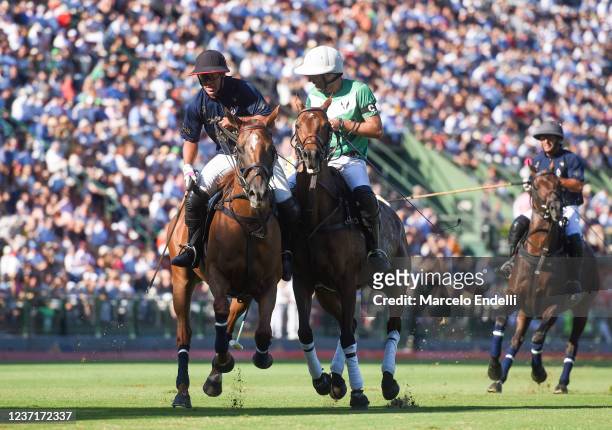 David Stirling of La Dolina Saudi Polo Team competes with Pablo Pieres of La Natividad during the final match of the 128th Argentina Polo Open at...