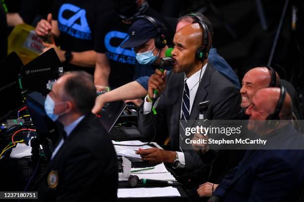 Boxing Rounds Commentator 579 Boxing Commentator Stock Photos, High-Res Pictures, and Images ...