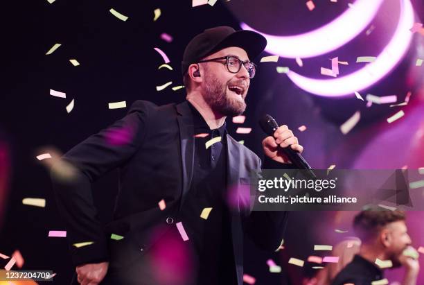 December 2021, Berlin: Mark Forster sings at the semi-final of the TV show "The Voice of Germany". Photo: Annette Riedl/dpa