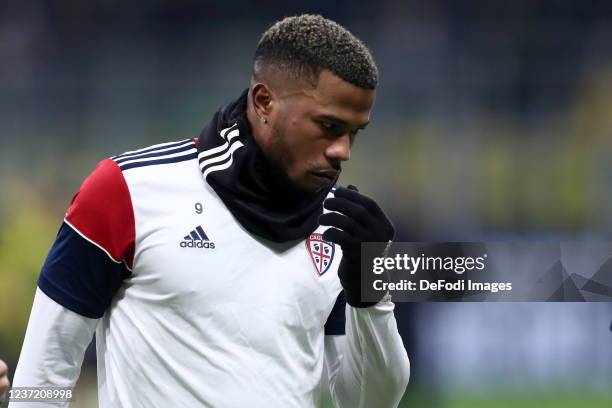 Keita Balde of Cagliari Calcio warm up prior to the Serie A match between FC Internazionale and Cagliari Calcio at Stadio Giuseppe Meazza on December...