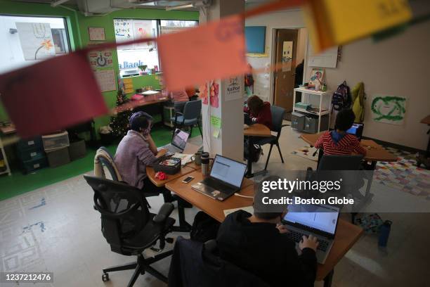 Learning Pod Program Learning Pod Photos and Premium High Res Pictures - Getty Images