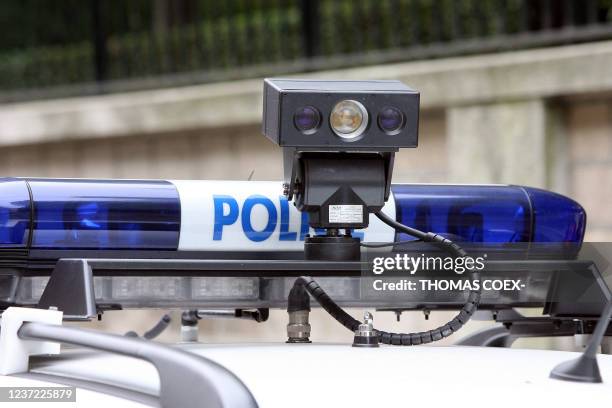 Photo prise le 22 septembre 2007 à Paris, du dispositif de lecture automatisée des plaques d'immatriculation sur un véhicule de police. Le Lapi se...