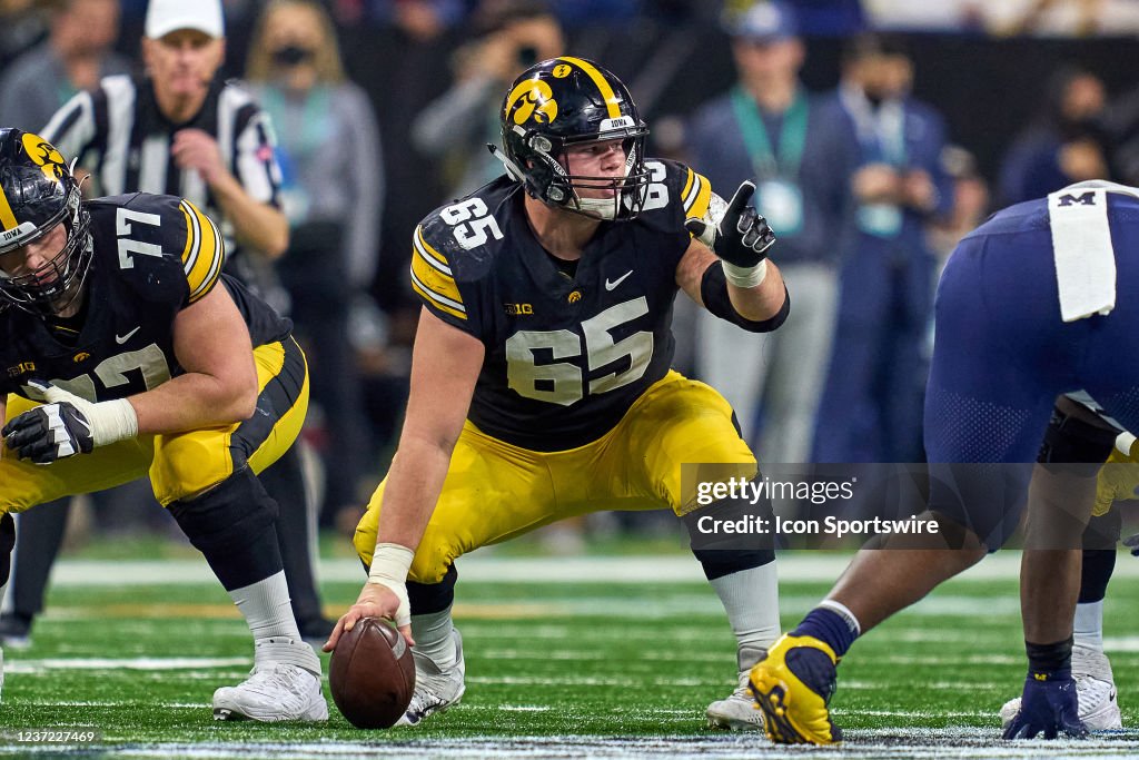 COLLEGE FOOTBALL: DEC 04 Big Ten Championship Game - Michigan v Iowa