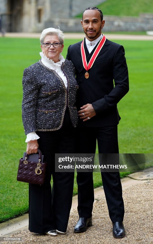 BRITAIN-ROYALS-AUTO-F1-PRIX-AWARD