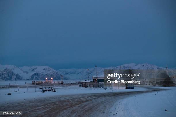 Pod Inlets Pond Inlet Airport Photos and Premium High Res Pictures - Getty Images