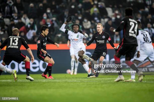 Manu Kone of Borussia Moenchengladbach in action during the Bundesliga match between Borussia Moenchengladbach and Eintracht Frankfurt at...