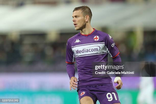 Aleksandr Kokorin of ACF Fiorentina in action during the Coppa Itaia match between Fiorentina and Benevento at Artemio Franchi on December 14, 2021...