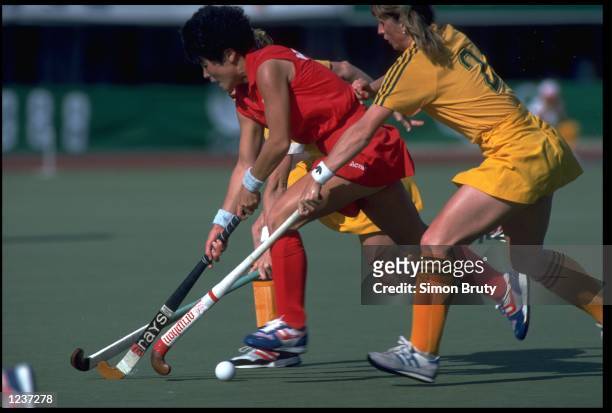 AUSTRALIA TAKE ON SOUTH KOREA IN THE FINAL OF THE WOMENS FIELD HOCKEY AT THE 1988 SUMMER OLYMPICS IN SEOUL, SOUTH KOREA. AUSTRALIA WON THE GOLD AND...