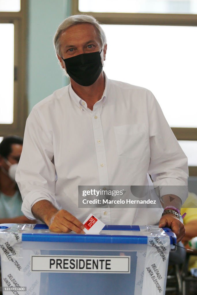 Chileans Choose Between Right and Left In Tight Presidential Run-off