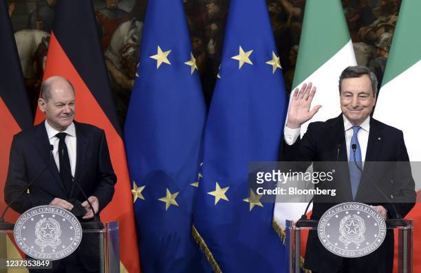 Mario Draghi, Italy's prime minister, right, and Olaf Scholz, Germany's chancellor, host a joint news conference at the Chigi Palace in Rome, Italy,...