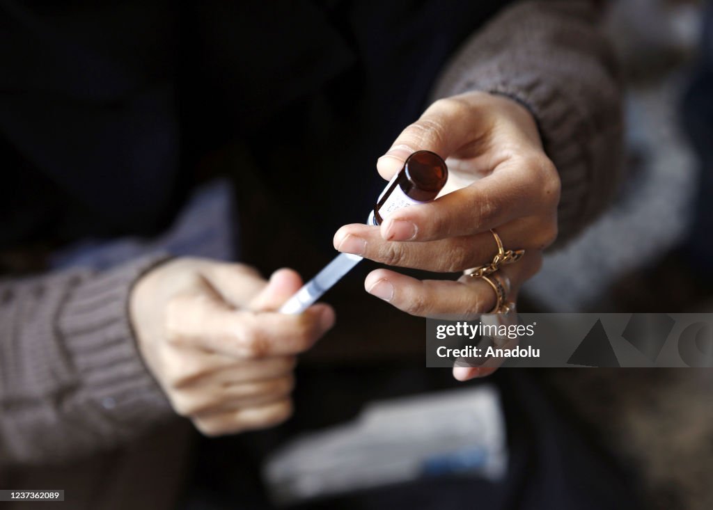 Yemen launches vaccination campaign for children against measles and polio