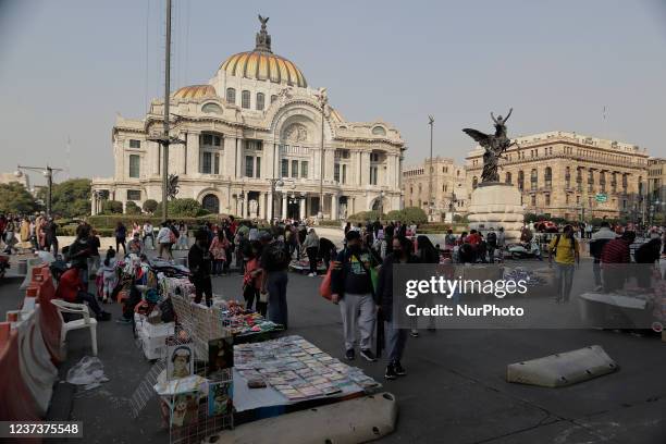 Street vendors set up in front of the Palace of Fine Arts, Mexico City, during the COVID-19 health emergency and the green epidemiological traffic...