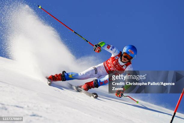 Mikaela Shiffrin of Team United States competes during the Audi FIS Alpine Ski World Cup Women's Giant Slalom on December 22, 2021 in Courchevel,...