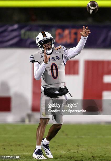 Roadrunners quarterback Frank Harris attempts a pass during the Tropical Smoothie Cafe Frisco Bowl game between the UTSA Roadrunners and the San...