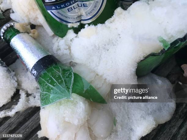 Beer Exploding 36 Beer Bottle Exploding Stock Photos, High-Res Pictures, and Images ...