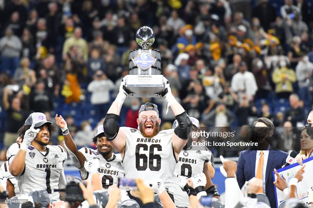 COLLEGE FOOTBALL: DEC 27 Quick Lane Bowl - Western Michigan v Nevada