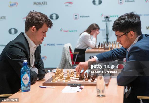 Magnus Carlsen ,Alireza Firouzja during the World Championships of News  Photo - Getty Images